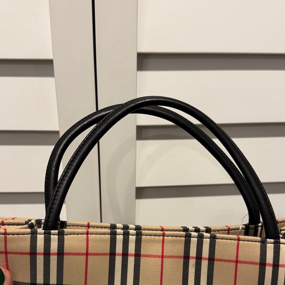Burberry NWT Nova Check Large Beige and Black Check Tote - Picture 3 of 10